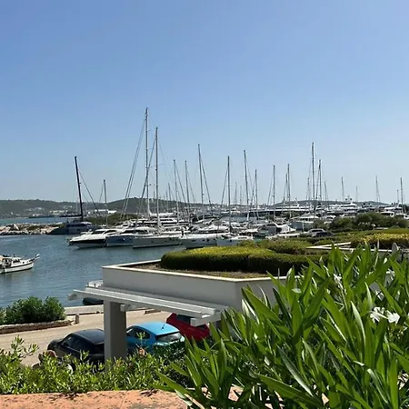Welcomely - La Marina Apartament *